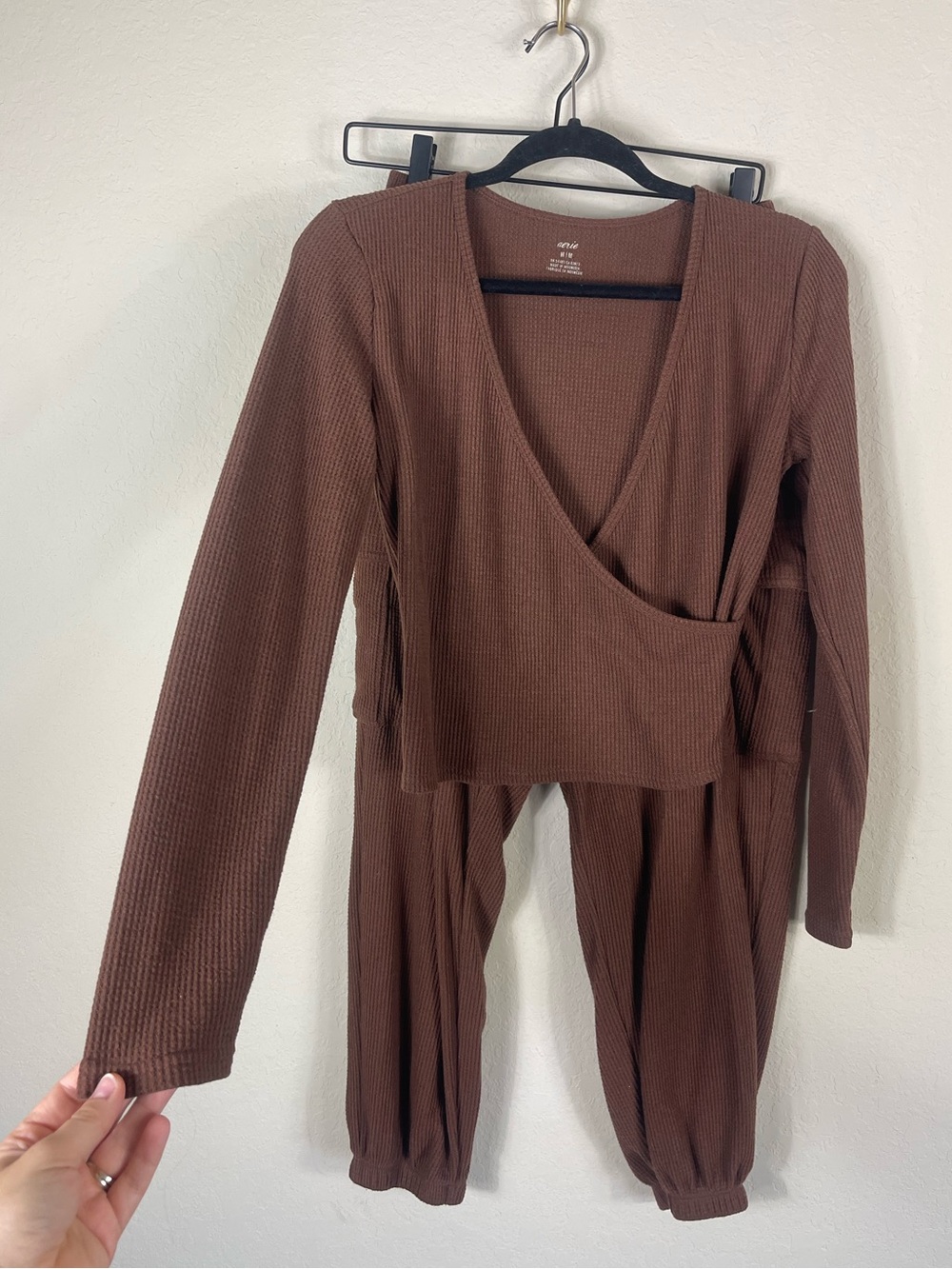 Aerie SET Traveller Waffle Knit Jogger Top Size Medium - Picture 6 of 8